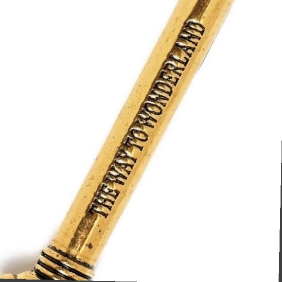 Alice in Wonderland Key to Wonderland Makeup Brush Keepsake Case - Picture 10 of 11